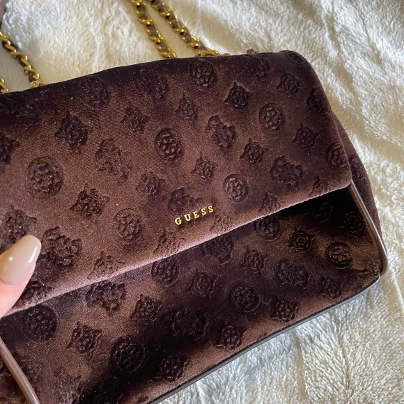 Guess Purse - Picture 3 of 8